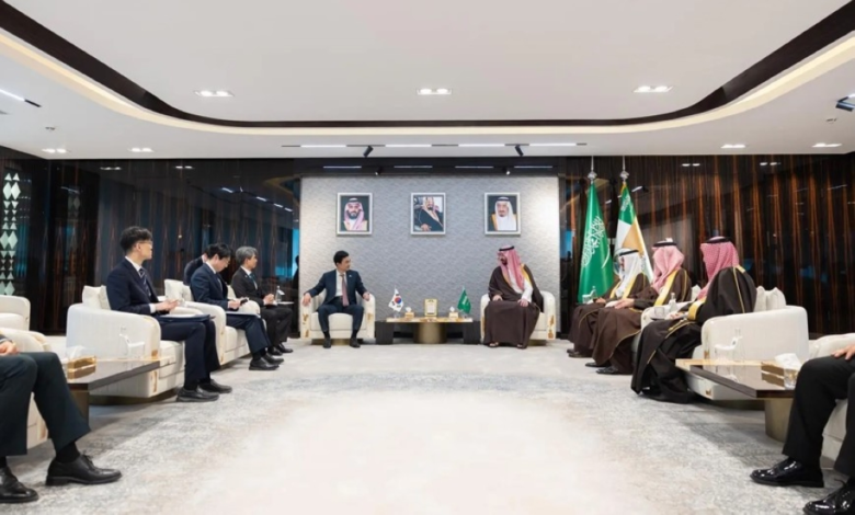 وزير الحرس الوطني يستقبل وزير الدفاع الكوري لبحث التعاون