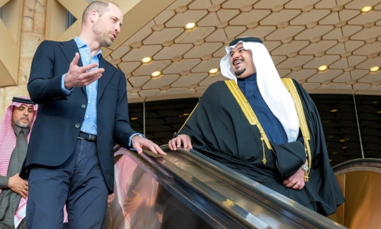 الأمير ويليام يغادر الرياض ونائب أمير المنطقة يودعه