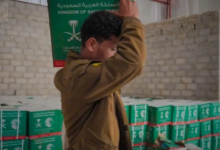 مركز الملك سلمان يوزع 1000 سلة غذائية في حضرموت لدعم 7000 مستفيد