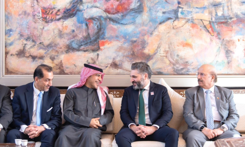 السفير السعودي يزور جناح المملكة بمعرض دمشق للكتاب 2026