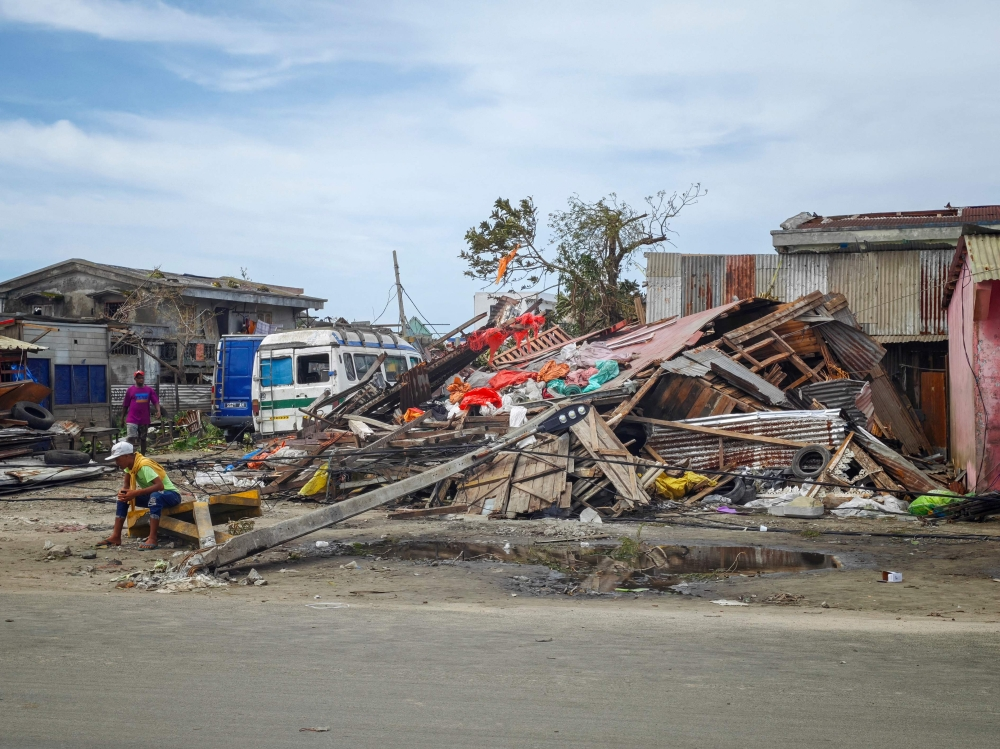 آثار الدمار الناجم عن الإعصار في مدغشقر
