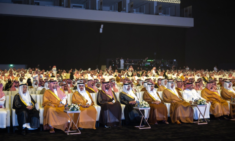 نائب أمير مكة يتوج الفائزين بجائزة مكة للتميز 17