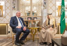 وزير الخارجية يلتقي نظيره الأوكراني في ميونخ لبحث المستجدات