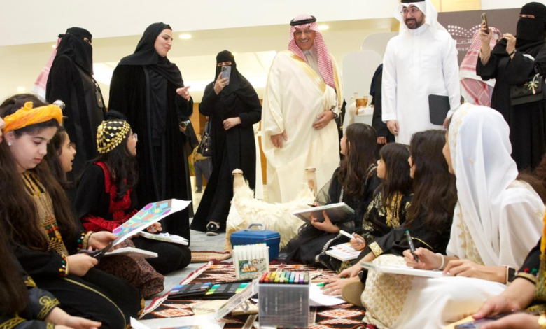 وزير التعليم يفتتح مهرجان الفنون الطلابية في يوم التأسيس