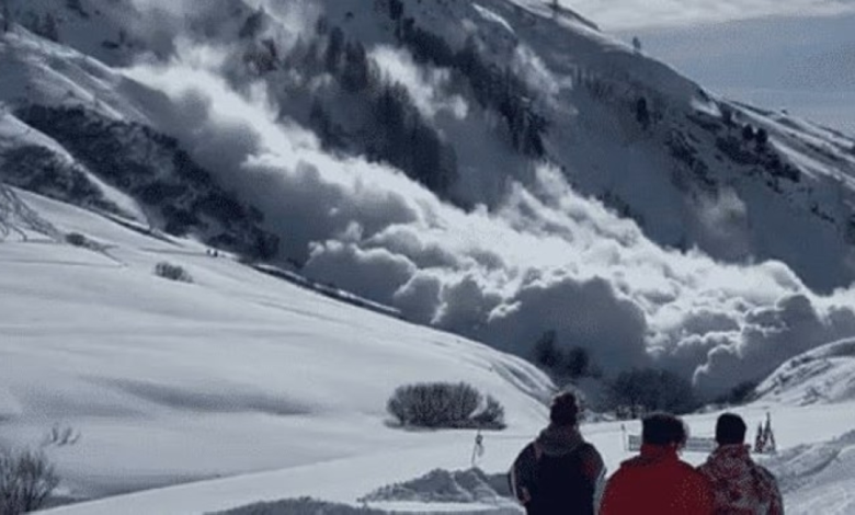 مقتل متزلجين في انهيار ثلجي بجبال الألب الإيطالية قرب كورمايور