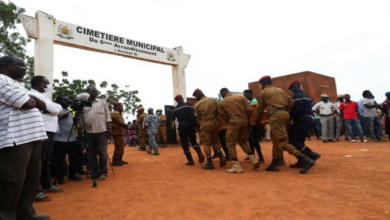 هجمات بوركينا فاسو: مقتل 10 أشخاص واستهداف مواقع عسكرية