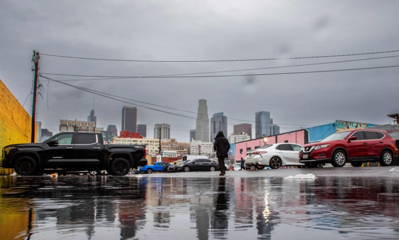 القنصلية السعودية في لوس أنجلوس تحذر من أمطار غزيرة