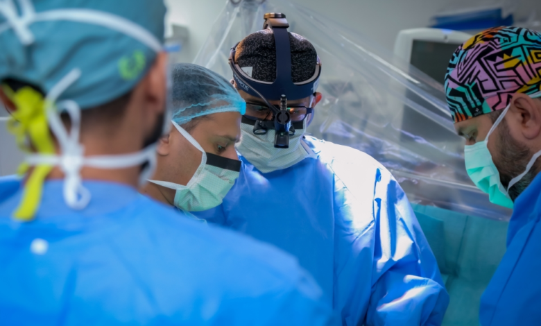 التخصصي يسجل أول حالة عالمية لـ 7 تدخلات قلبية بالروبوت