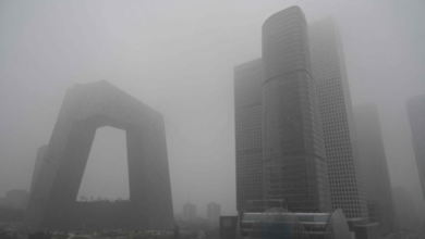 الصين تطلق تحذيرات من عواصف رملية ورياح قوية تجتاح الشمال