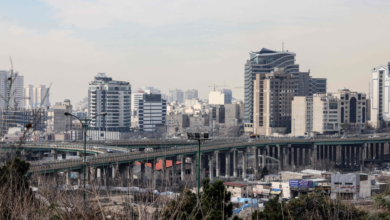 صربيا توصي رعاياها بمغادرة إيران فوراً وسط تهديدات أمريكية