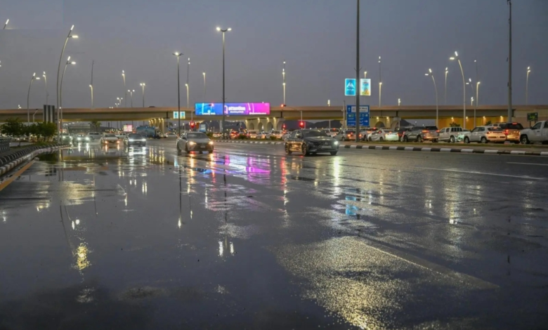 طقس السعودية اليوم: أمطار وضباب ورياح مثيرة للأتربة