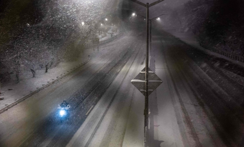 Snowstorm hits New York: Complete lockdown and warnings of worse to come