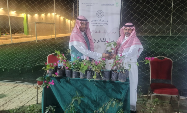 900 seedlings distributed in Al Qunfudhah, Khulais and Al Kamil in celebration of the founding day