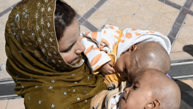 وصول التوأم الباكستاني سفيان ويوسف إلى الرياض لفصلهما