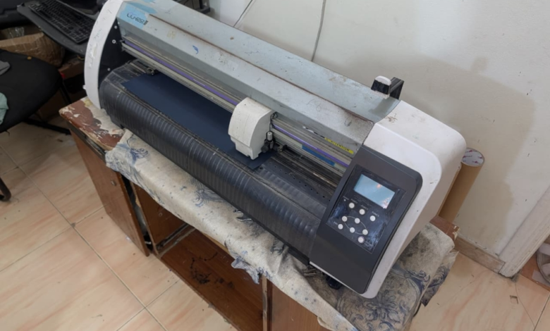 Jeddah Municipality seizes 5,255 counterfeit clothing items in a hideout south of the city