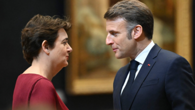 ماكرون يقبل استقالة رئيسة متحف اللوفر بعد حادثة سطو