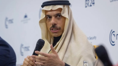 وزير الخارجية السعودي يبحث خفض التوتر مع نظيره الباكستاني