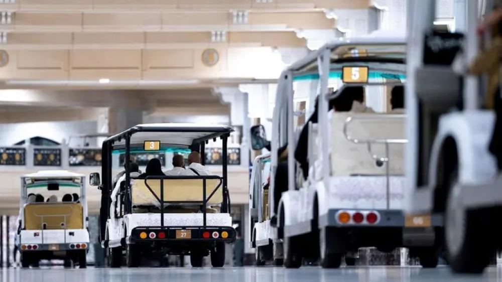 40 عربة كهربائية ومسارات خاصة لكبار السن بالحرم المكي