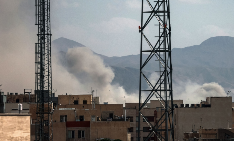 ولي العهد وماكرون يبحثان التطورات الإقليمية والهجمات الإيرانية