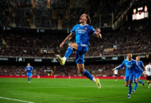 ريال مدريد يهزم فالنسيا 2-0 ويلاحق برشلونة في الليغا