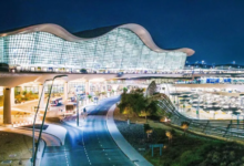 اعتداءات إيران على دول الخليج: استهداف المطارات وتداعيات الأمن الإقليمي