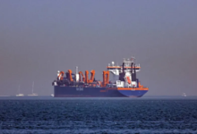 هجوم زورق مسير على ناقلة نفط قبالة مسقط: التفاصيل والتداعيات