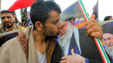 لماذا تريث الحوثيون رغم التصعيد ضد إيران؟ تحليل استراتيجي