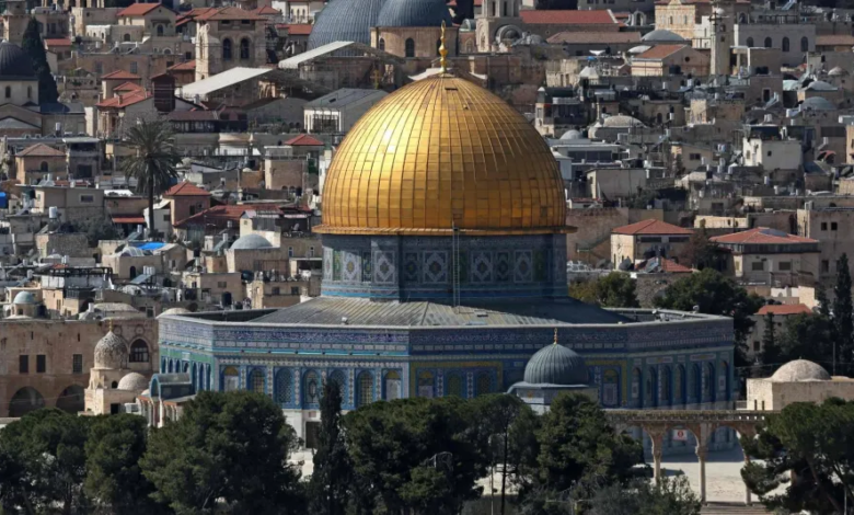 Widespread Arab and Islamic condemnation of the continued closure of Al-Aqsa Mosque