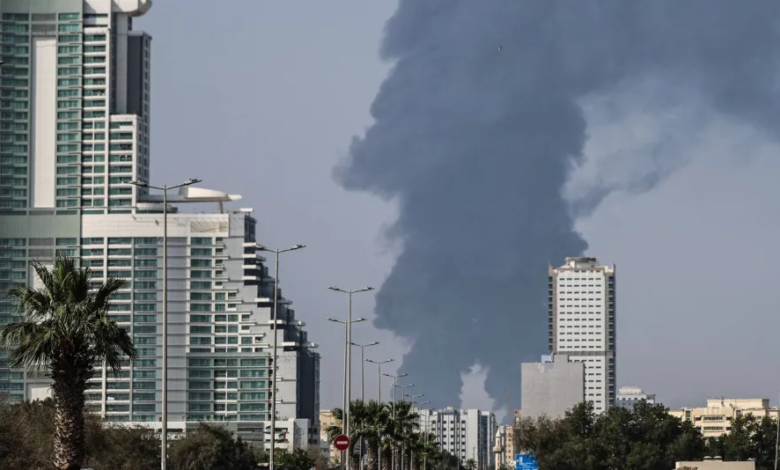 الدفاعات الخليجية تدمر 12 صاروخاً باليستياً و50 مسيرة