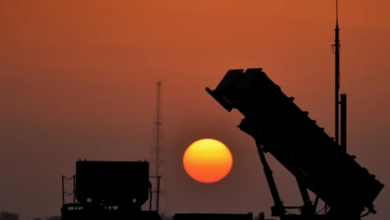 الدفاعات الخليجية تتصدى للمسيرات والصواريخ الإيرانية