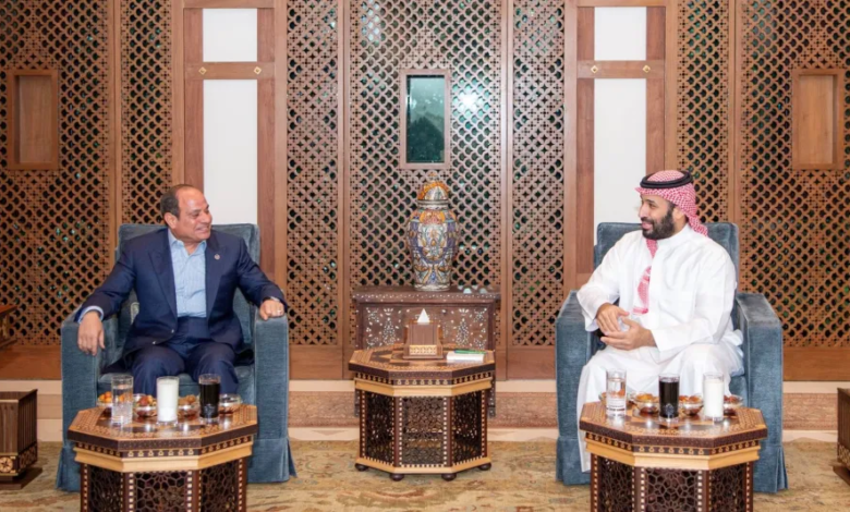 قمة سعودية مصرية لاحتواء التصعيد العسكري بالمنطقة