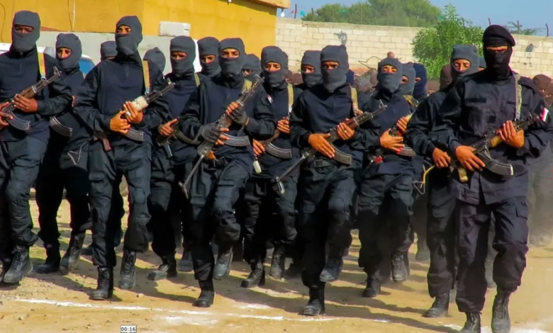 اليمن يحذر من تصعيد الحوثيين والتنسيق مع جماعات إرهابية