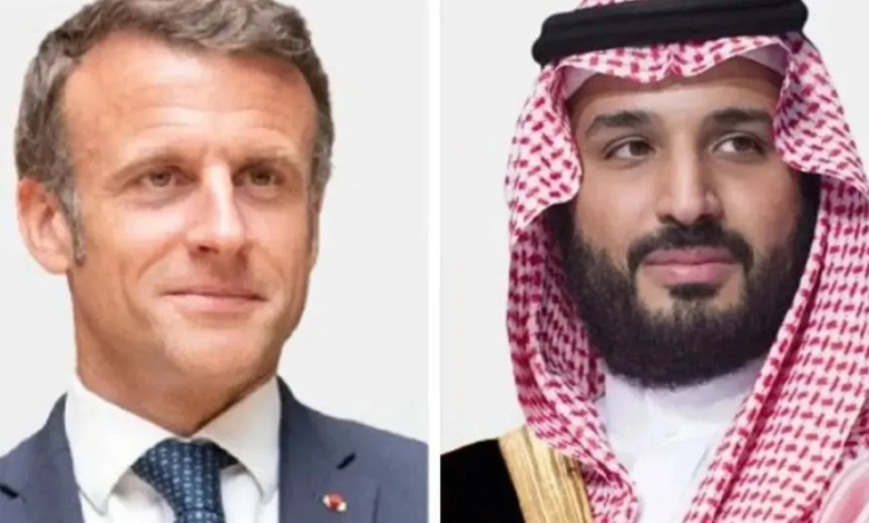 ولي العهد السعودي والرئيس الفرنسي يبحثان أوضاع المنطقة