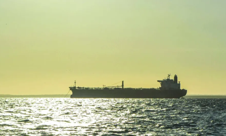 الاعتداءات الإيرانية تتواصل والدفاعات الخليجية تتصدى بنجاح