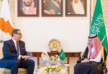 وزير الخارجية السعودي يبحث خفض التصعيد مع نظيره القبرصي
