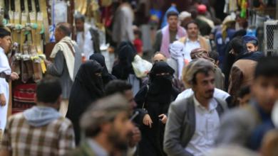 تجار حوثيون يغرقون أسواق صنعاء بالألعاب النارية الخطرة
