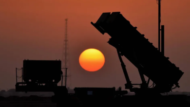 الدفاعات السعودية تتصدى لصاروخ باليستي و17 مسيرة بالشرقية