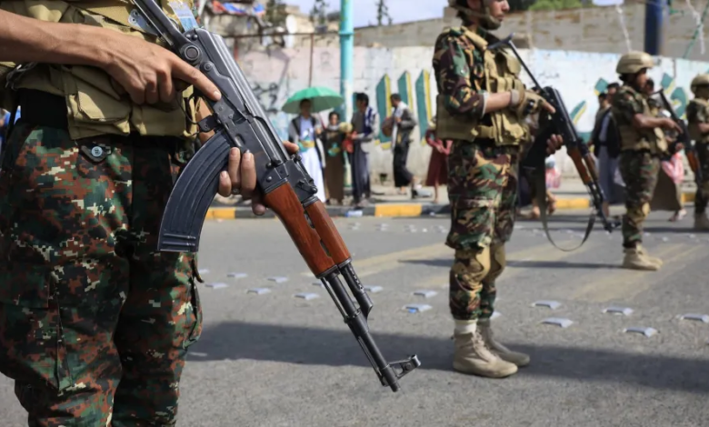 أموال الزكاة والأوقاف تؤجج الصراع بين القيادات الحوثية