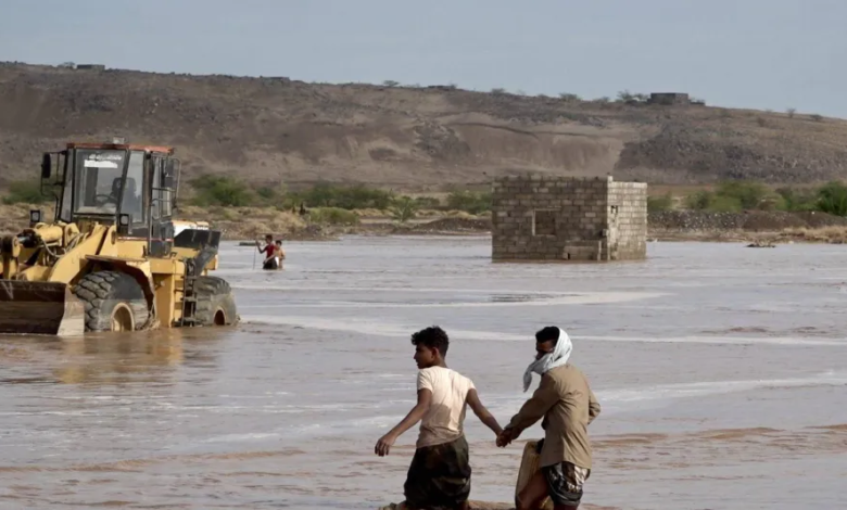 ألغام الحوثيين والسيول: كارثة مزدوجة تعمق معاناة اليمنيين
