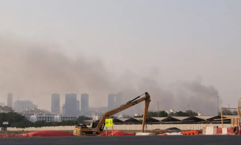 الإمارات تتصدى لهجمات مسيرات وصواريخ وإصابة 4 في دبي