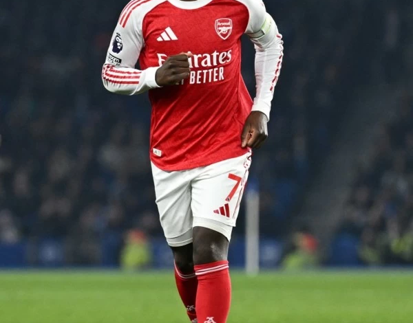 أرسنال يهزم برايتون 1-0: ساكا يعزز صدارة الدوري الإنجليزي