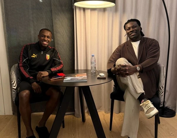 غوميز يزور سعود عبدالحميد: رسالة فخر من الأسد الفرنسي