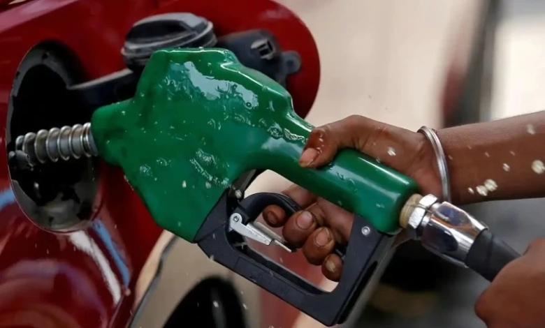 باكستان ترفع أسعار الوقود 20% بسبب توترات الشرق الأوسط