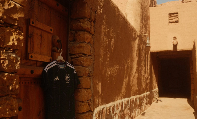 قميص المنتخب السعودي 2026: تصميم تراثي لكأس العالم