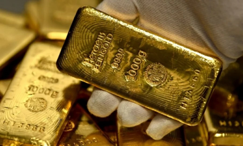 Gold prices decline globally: The ounce breaks the $5,000 barrier