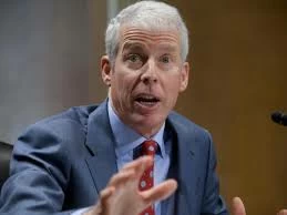 أمريكا تضخ النفط من الاحتياطي الاستراتيجي لتهدئة الأسعار