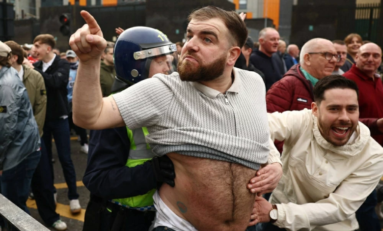 تحقيقات عاجلة بعد أحداث الشغب في مباراة نيوكاسل وسندرلاند