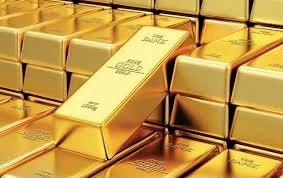 Gold prices decline after historic surge: Reasons and forecasts