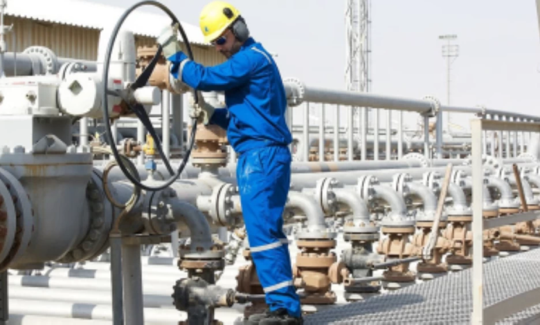 خط أنابيب النفط السعودي: بديل هرمز لإنقاذ طاقة العالم