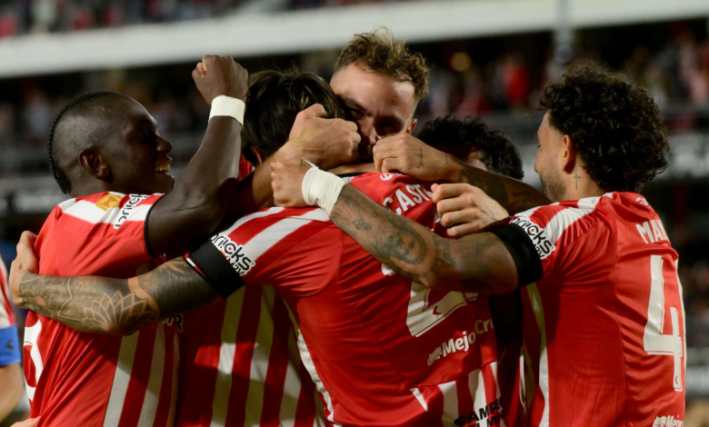 إيستوديانتس يسحق سنترال كوردوبا ويقترب من الصدارة